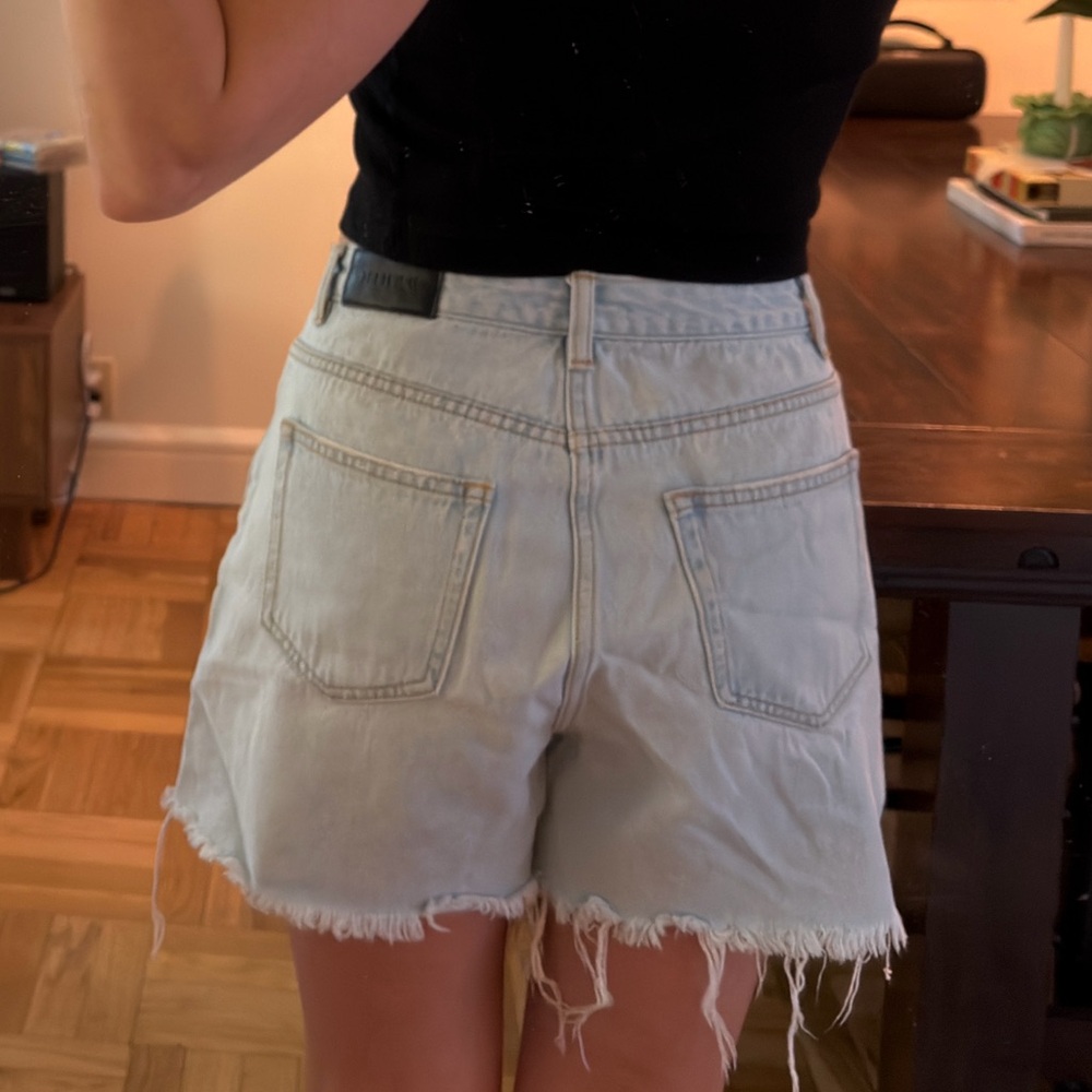 Glassons Baggy Denim Shorts - Picture 2 of 4
